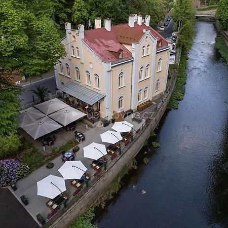 Villa Basileia Riverside 卡罗维发利 外观 照片