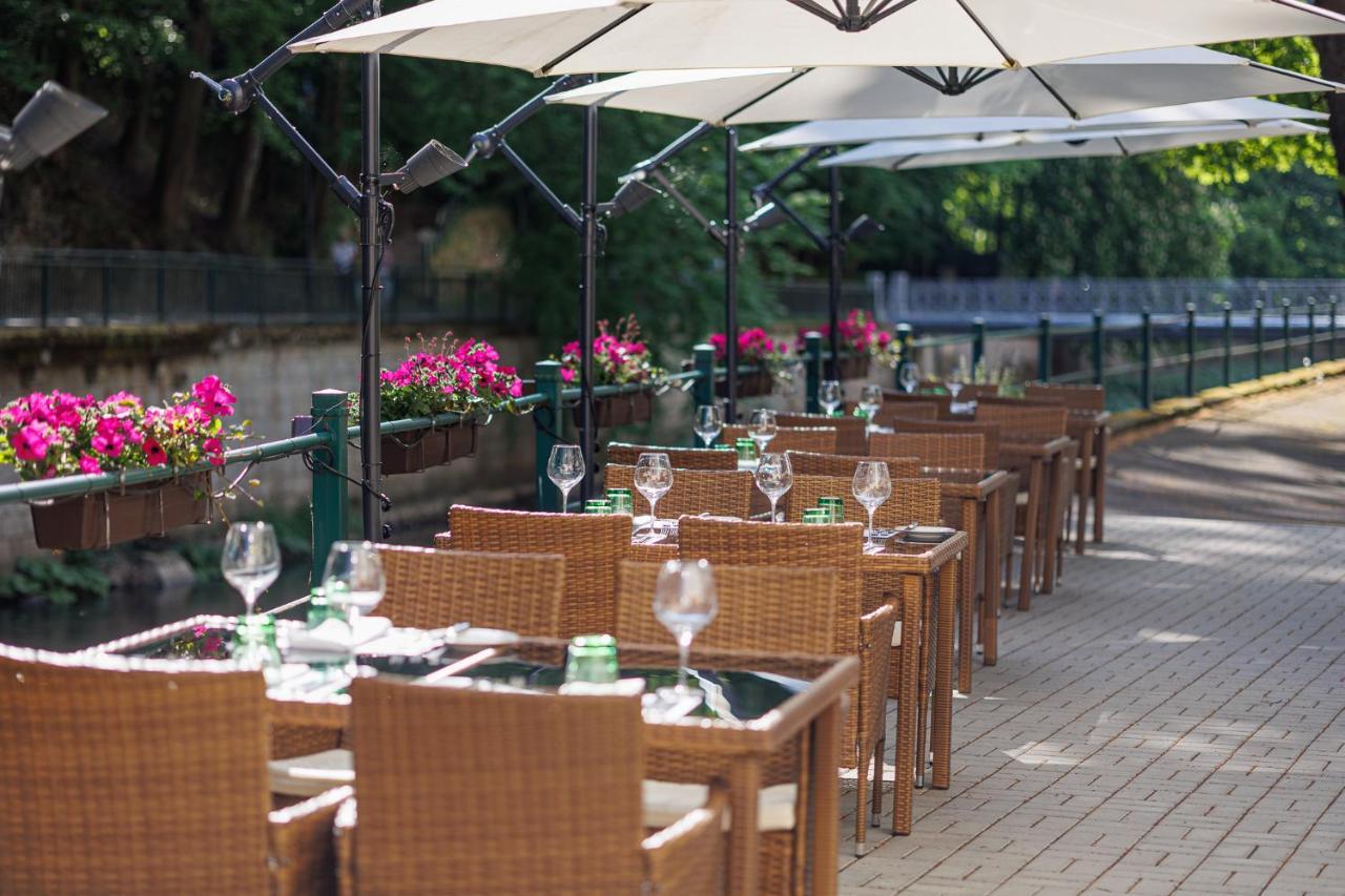 Villa Basileia Riverside 卡罗维发利 外观 照片