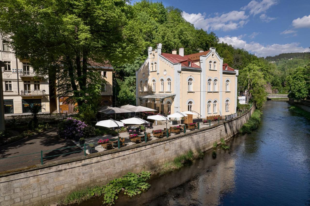Villa Basileia Riverside 卡罗维发利 外观 照片